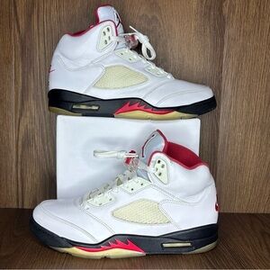 Air Jordan 5 Retro “Fire Red” 2020 Nike Air Silver Tongue Men’s 10.5